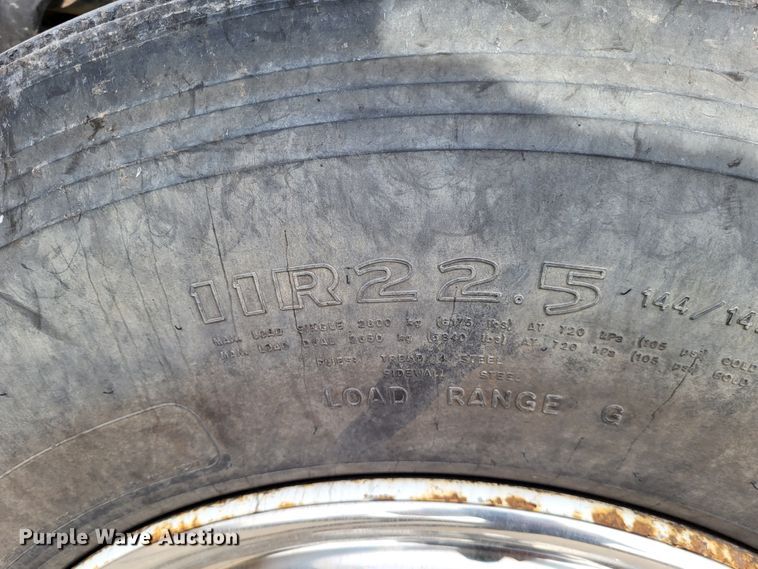 image for item LR9076 2014 International DuraStar 4300  roll-off container truck