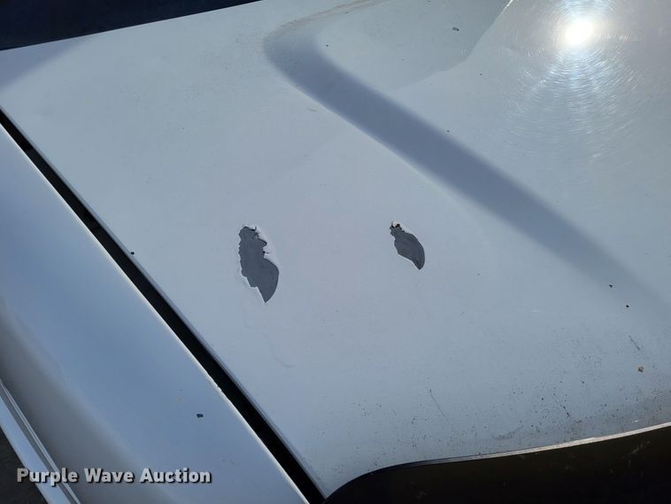 image for item LR9077 2004 Chevrolet Express G3500  box truck