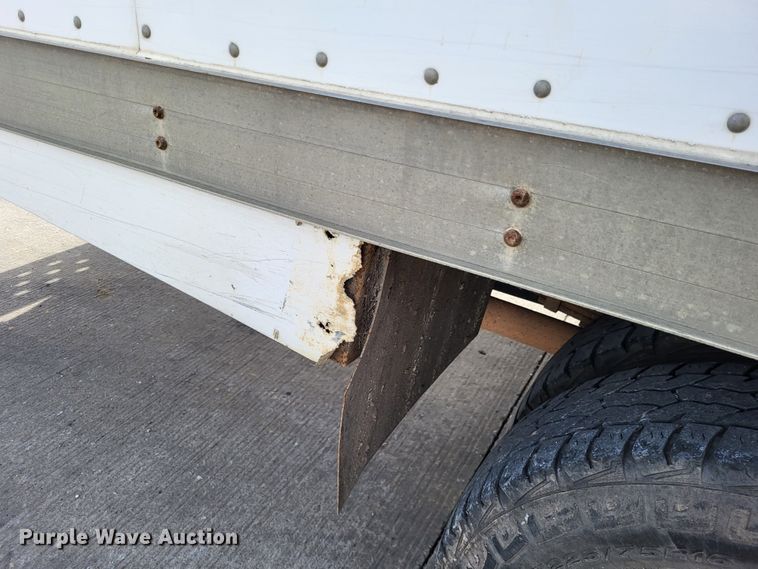 image for item LR9077 2004 Chevrolet Express G3500  box truck