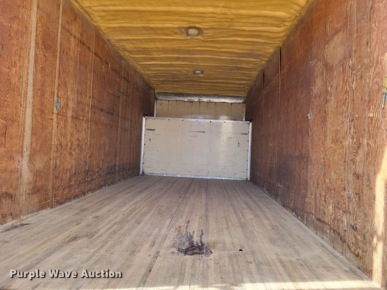 image for item LR9077 2004 Chevrolet Express G3500  box truck