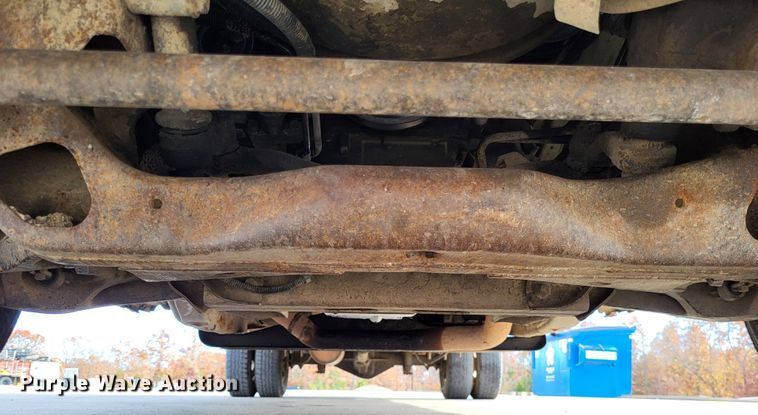 image for item LR9077 2004 Chevrolet Express G3500  box truck