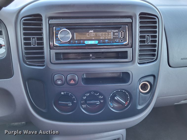 image for item LR9081 2001 Ford Escape XLT  SUV