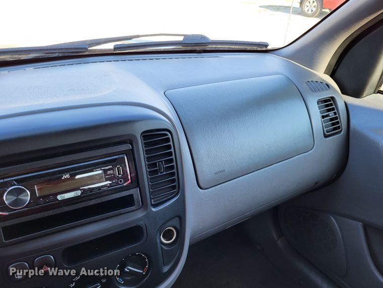 image for item LR9081 2001 Ford Escape XLT  SUV