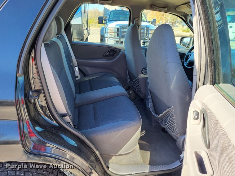 image for item LR9081 2001 Ford Escape XLT  SUV