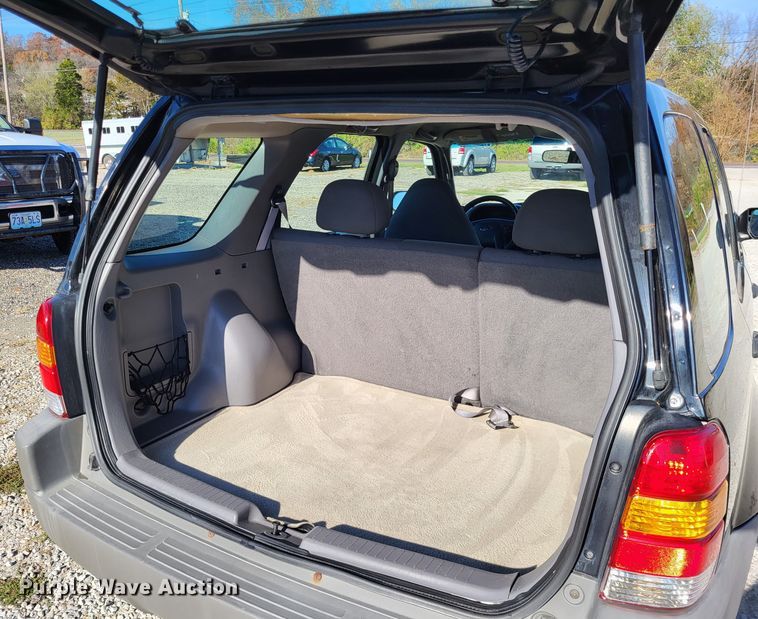 image for item LR9081 2001 Ford Escape XLT  SUV