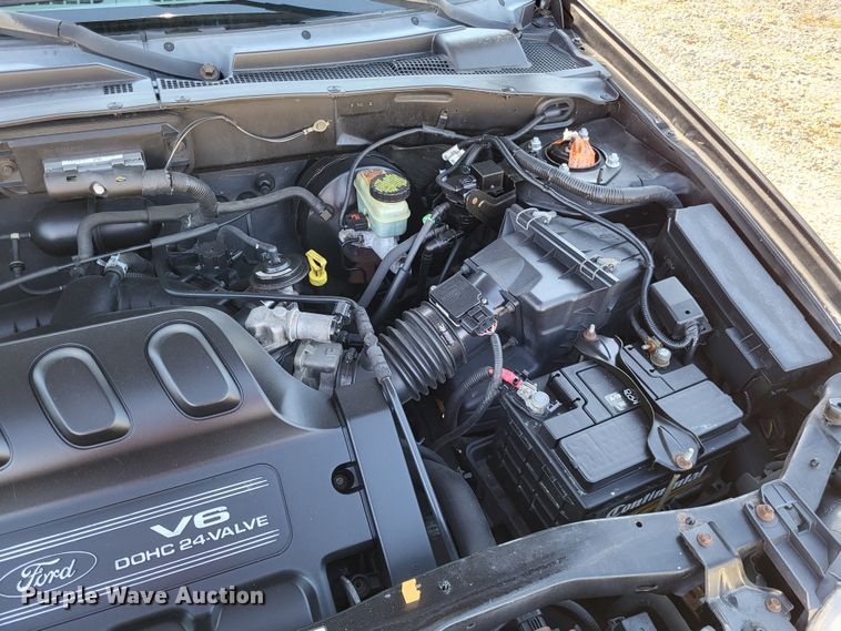 image for item LR9081 2001 Ford Escape XLT  SUV