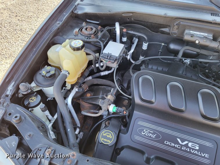 image for item LR9081 2001 Ford Escape XLT  SUV