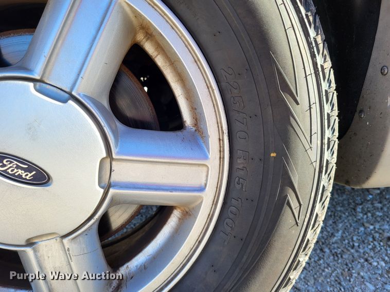 image for item LR9081 2001 Ford Escape XLT  SUV