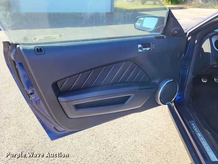 image for item LR9086 2012 Ford Mustang