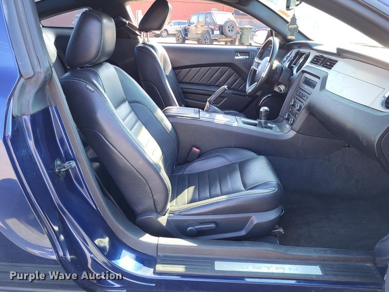 image for item LR9086 2012 Ford Mustang