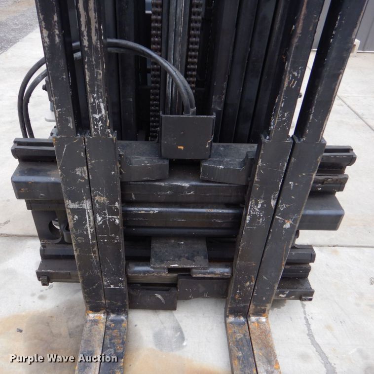 image for item LS9907 Nissan MCUL02A33LV  forklift