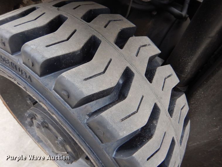 image for item LS9907 Nissan MCUL02A33LV  forklift