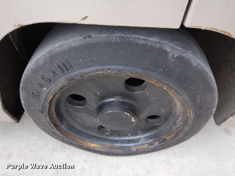 image for item LS9907 Nissan MCUL02A33LV  forklift