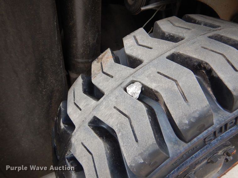 image for item LS9907 Nissan MCUL02A33LV  forklift