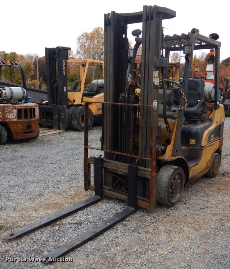 image for item LS9912 Caterpillar C5000  forklift