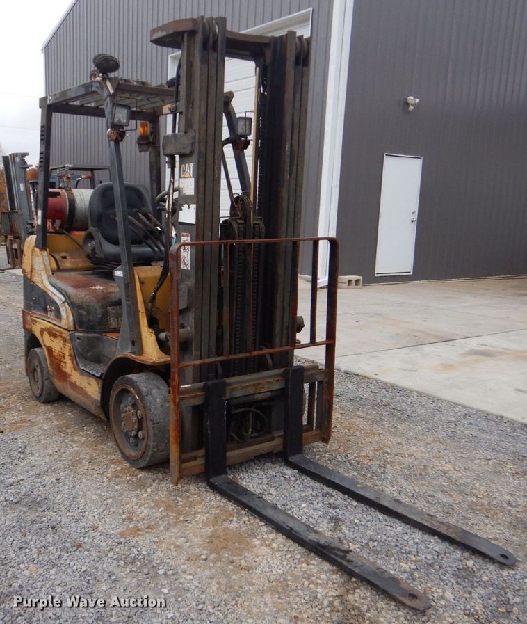image for item LS9912 Caterpillar C5000  forklift