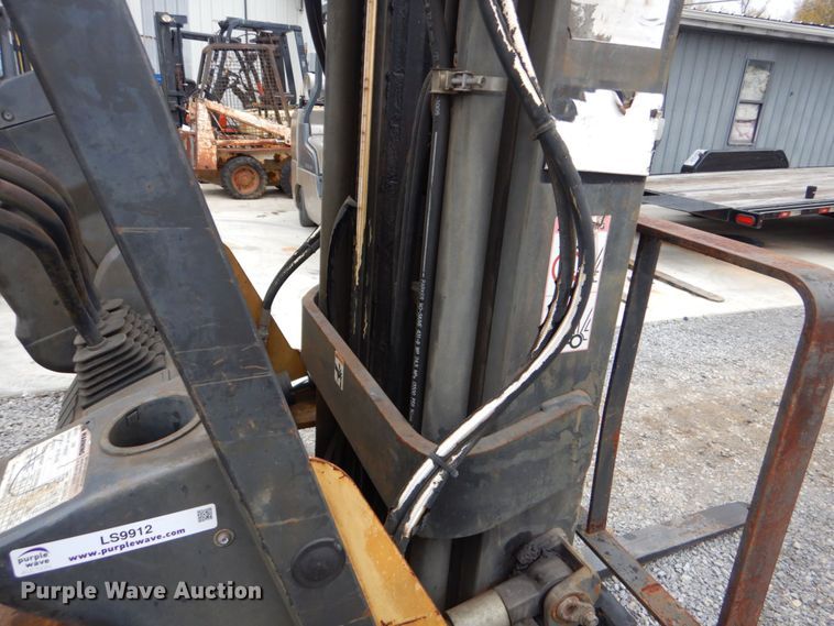 image for item LS9912 Caterpillar C5000  forklift