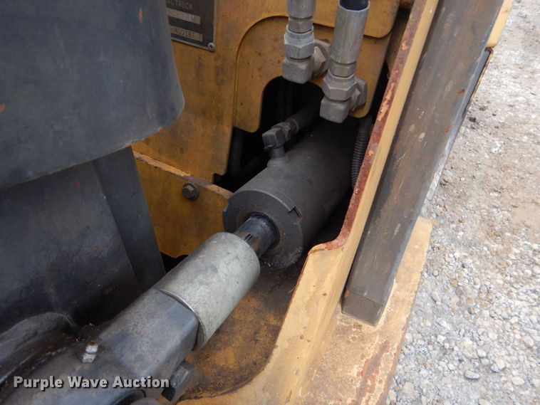 image for item LS9912 Caterpillar C5000  forklift