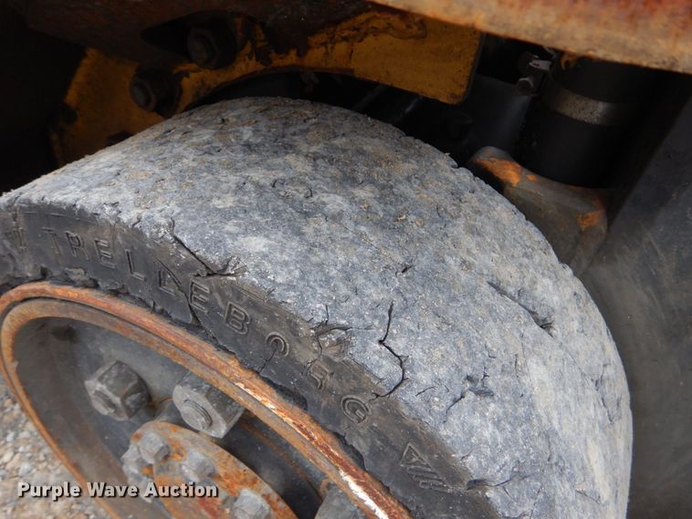 image for item LS9912 Caterpillar C5000  forklift