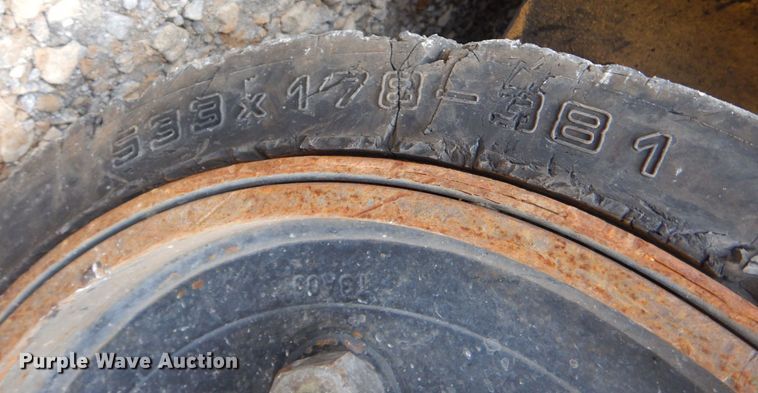 image for item LS9912 Caterpillar C5000  forklift