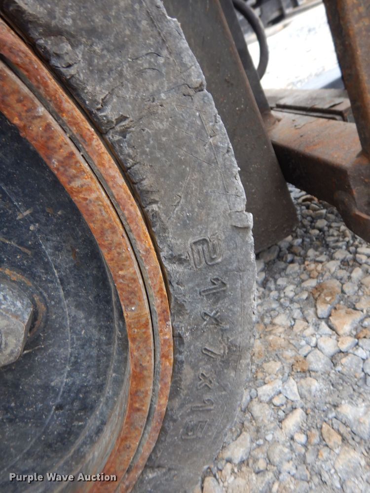 image for item LS9912 Caterpillar C5000  forklift