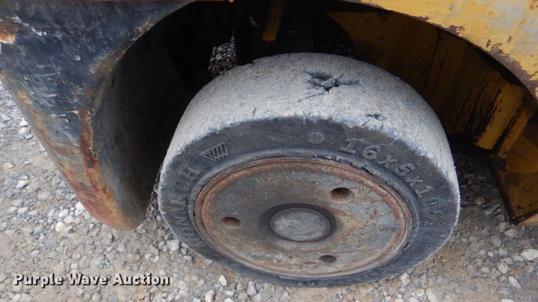 image for item LS9912 Caterpillar C5000  forklift