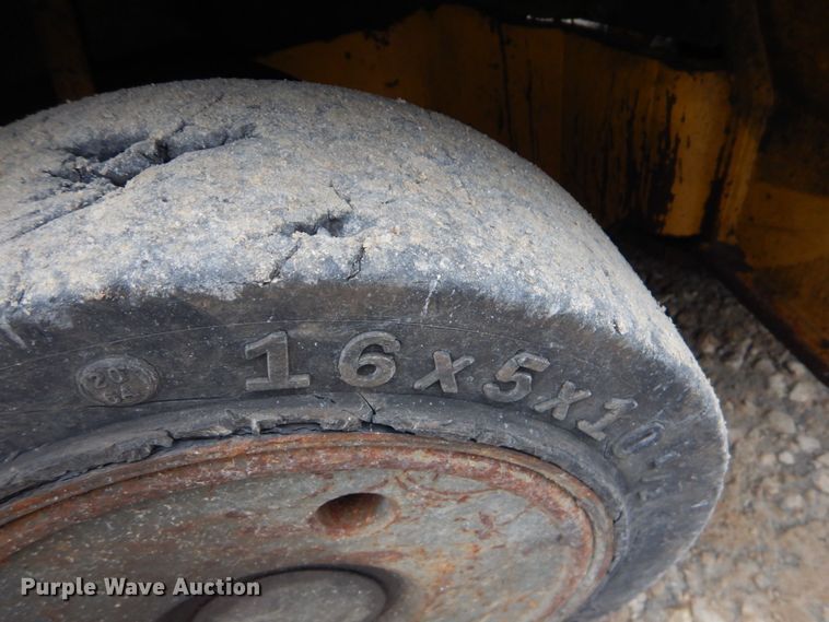 image for item LS9912 Caterpillar C5000  forklift