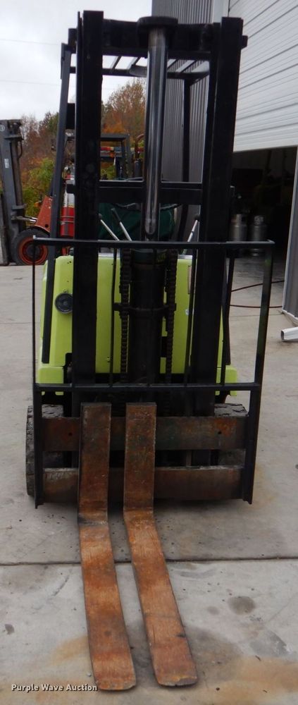 image for item LS9914 Clark C500-45  forklift