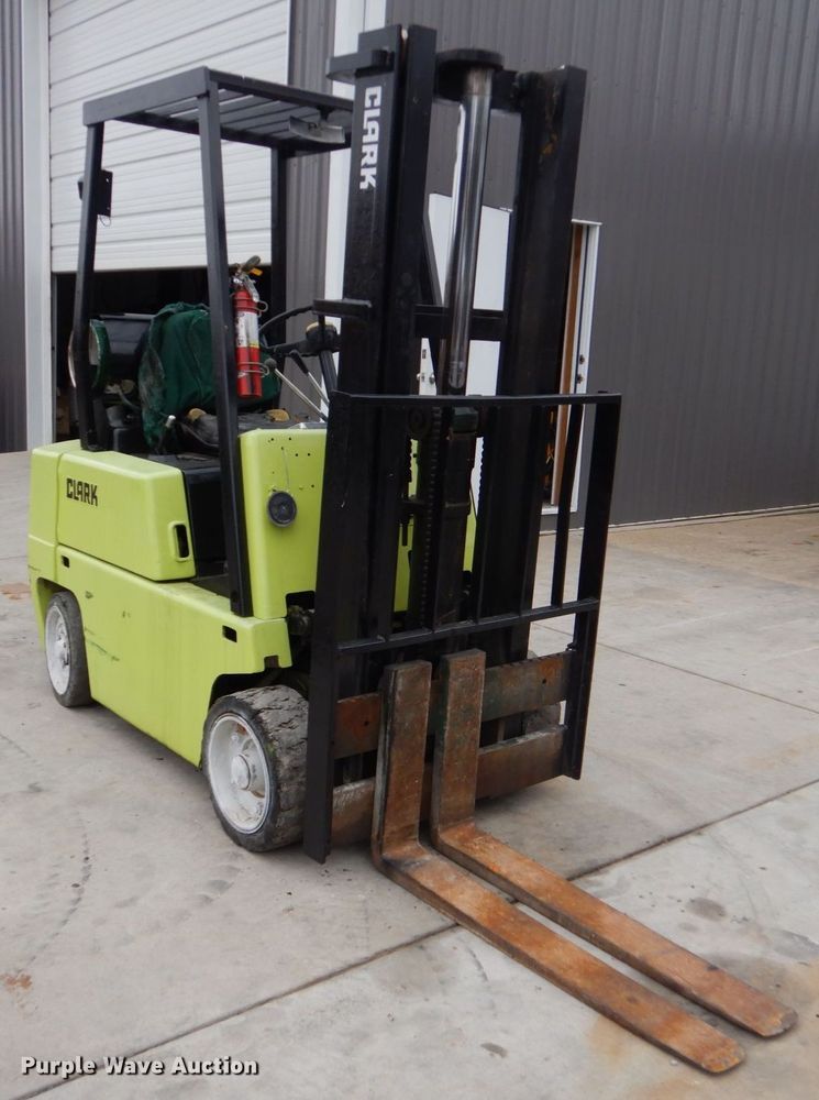 image for item LS9914 Clark C500-45  forklift