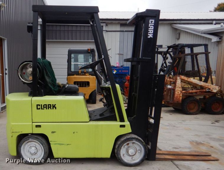image for item LS9914 Clark C500-45  forklift