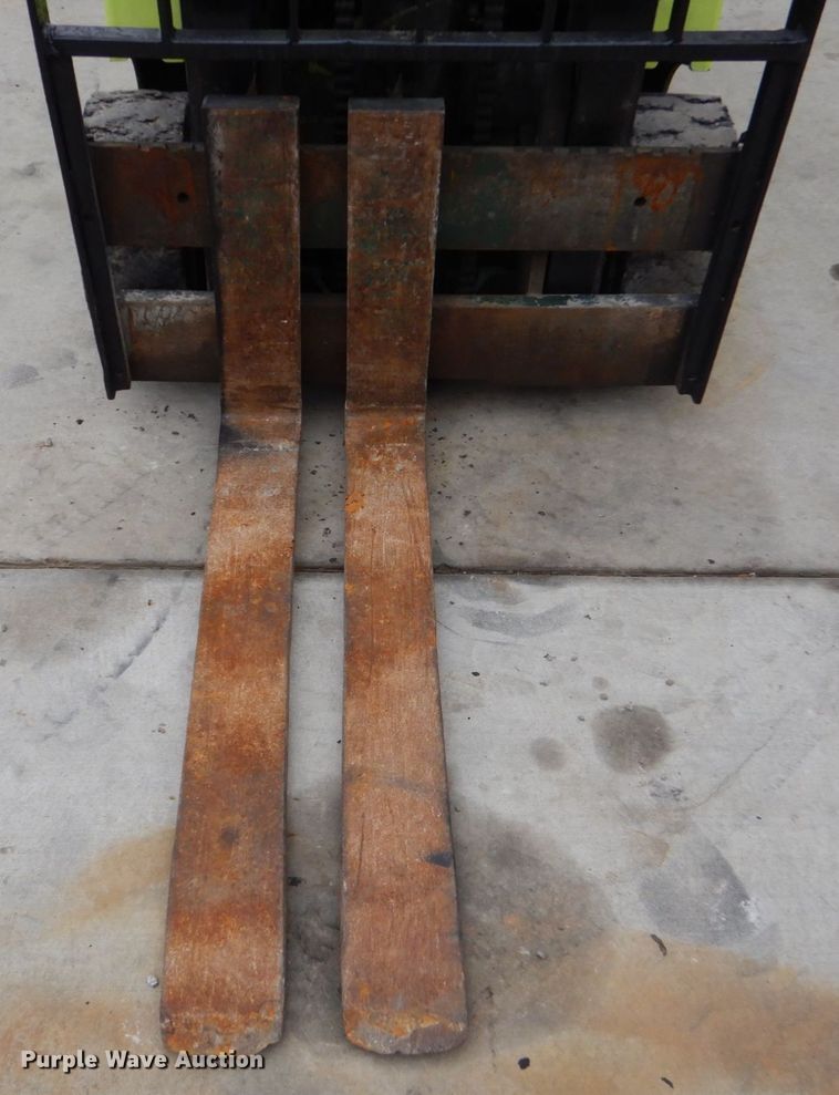 image for item LS9914 Clark C500-45  forklift