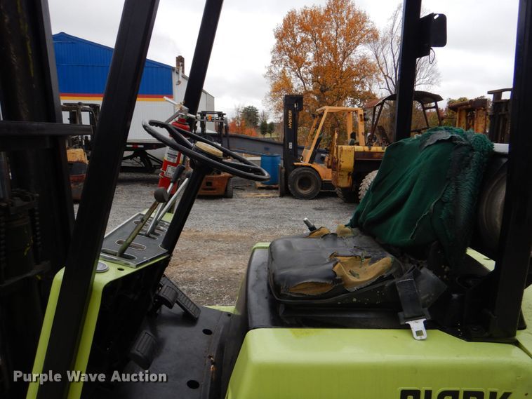 image for item LS9914 Clark C500-45  forklift