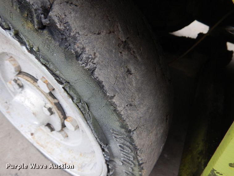 image for item LS9914 Clark C500-45  forklift