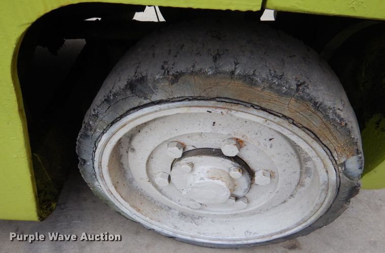 image for item LS9914 Clark C500-45  forklift