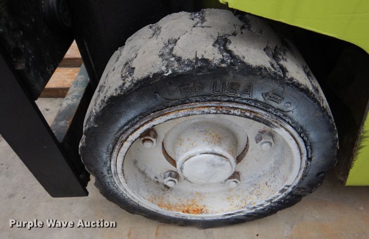 image for item LS9914 Clark C500-45  forklift