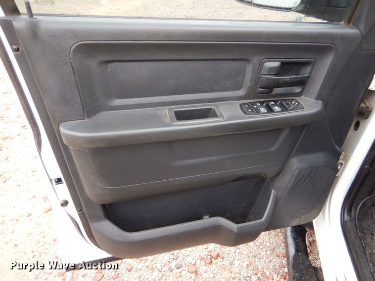 image for item LU9706 2012 Dodge Ram 5500HD  Crew Cab flatbed truck