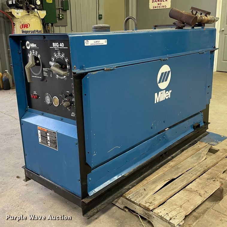 image for item LU9707 Miller Big 40  welder/generator