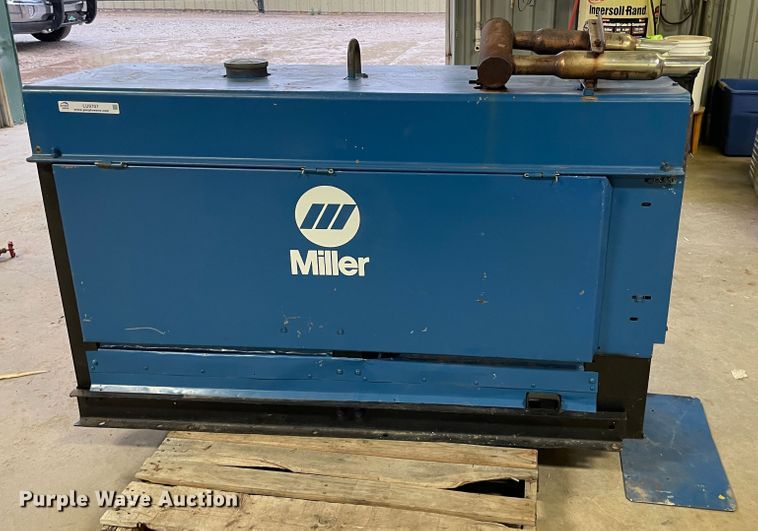 image for item LU9707 Miller Big 40  welder/generator
