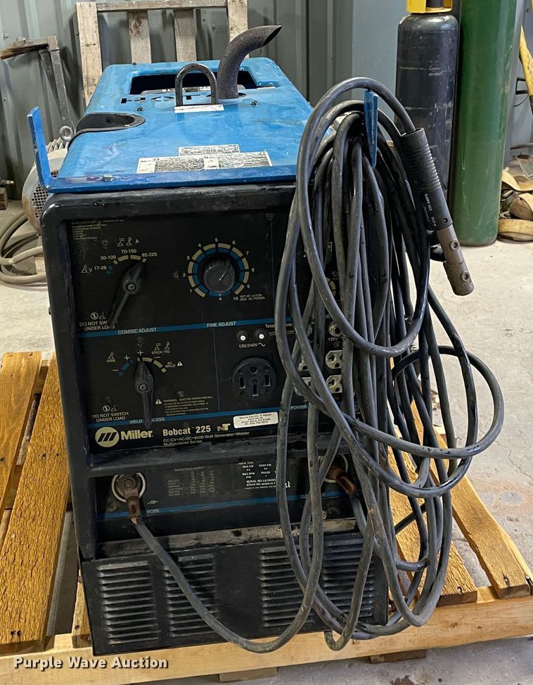 image for item LU9708 Miller Bobcat 225  welder/generator
