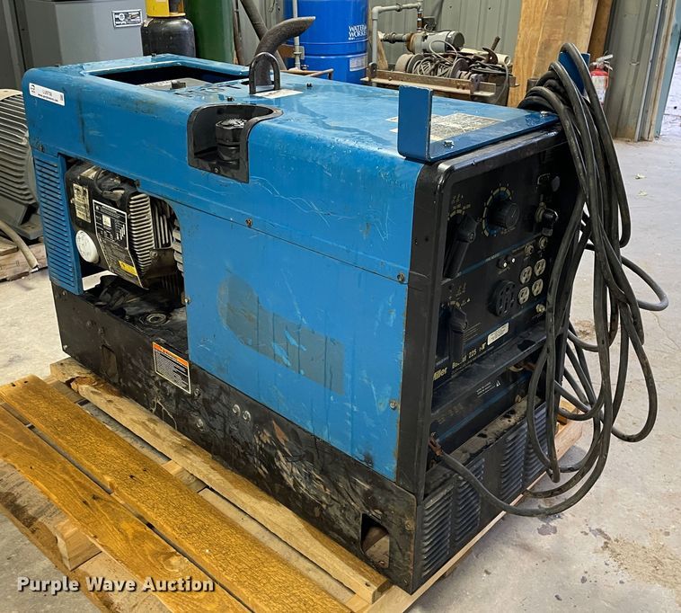 image for item LU9708 Miller Bobcat 225  welder/generator