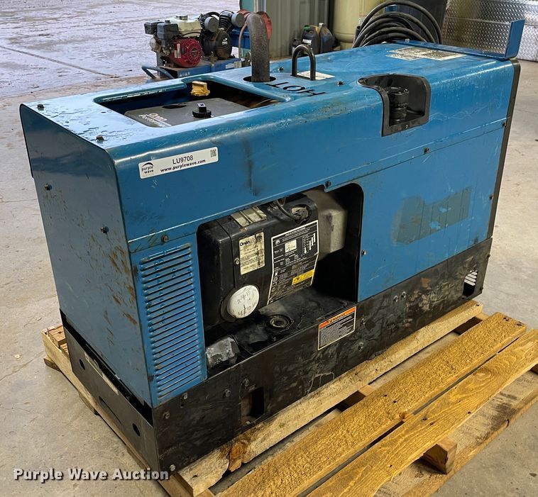 image for item LU9708 Miller Bobcat 225  welder/generator