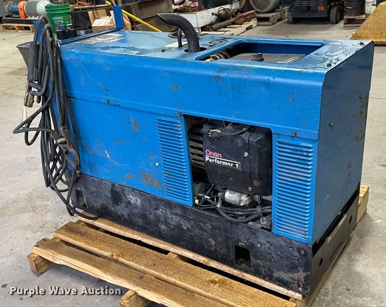 image for item LU9708 Miller Bobcat 225  welder/generator
