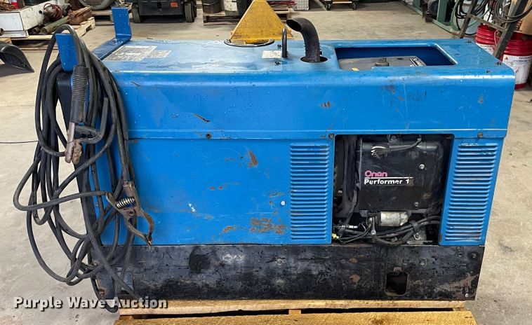 image for item LU9708 Miller Bobcat 225  welder/generator