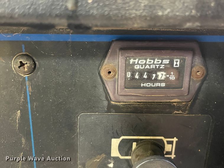 image for item LU9708 Miller Bobcat 225  welder/generator