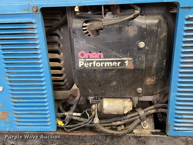 image for item LU9708 Miller Bobcat 225  welder/generator