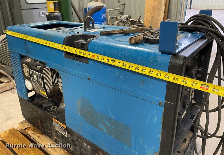 image for item LU9708 Miller Bobcat 225  welder/generator