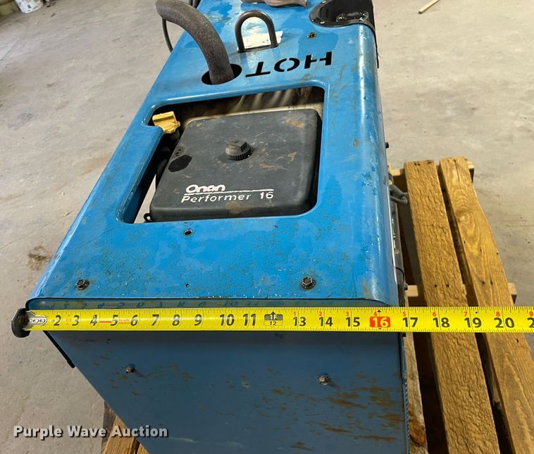 image for item LU9708 Miller Bobcat 225  welder/generator