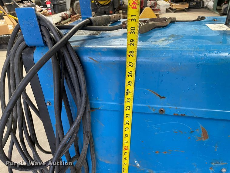 image for item LU9708 Miller Bobcat 225  welder/generator