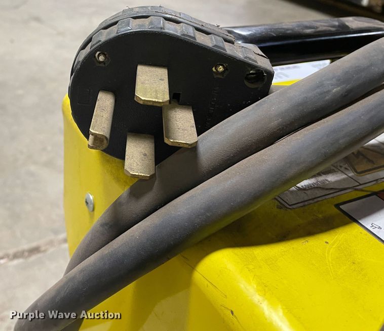 image for item LU9710 Esab PCM 875  plasma cutting system