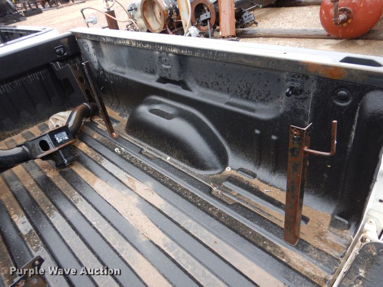 image for item LU9711 2017 GMC Sierra 2500  pickup bed